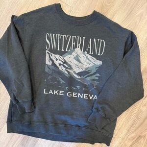 Hollister Gray graphic Sweatshirt
